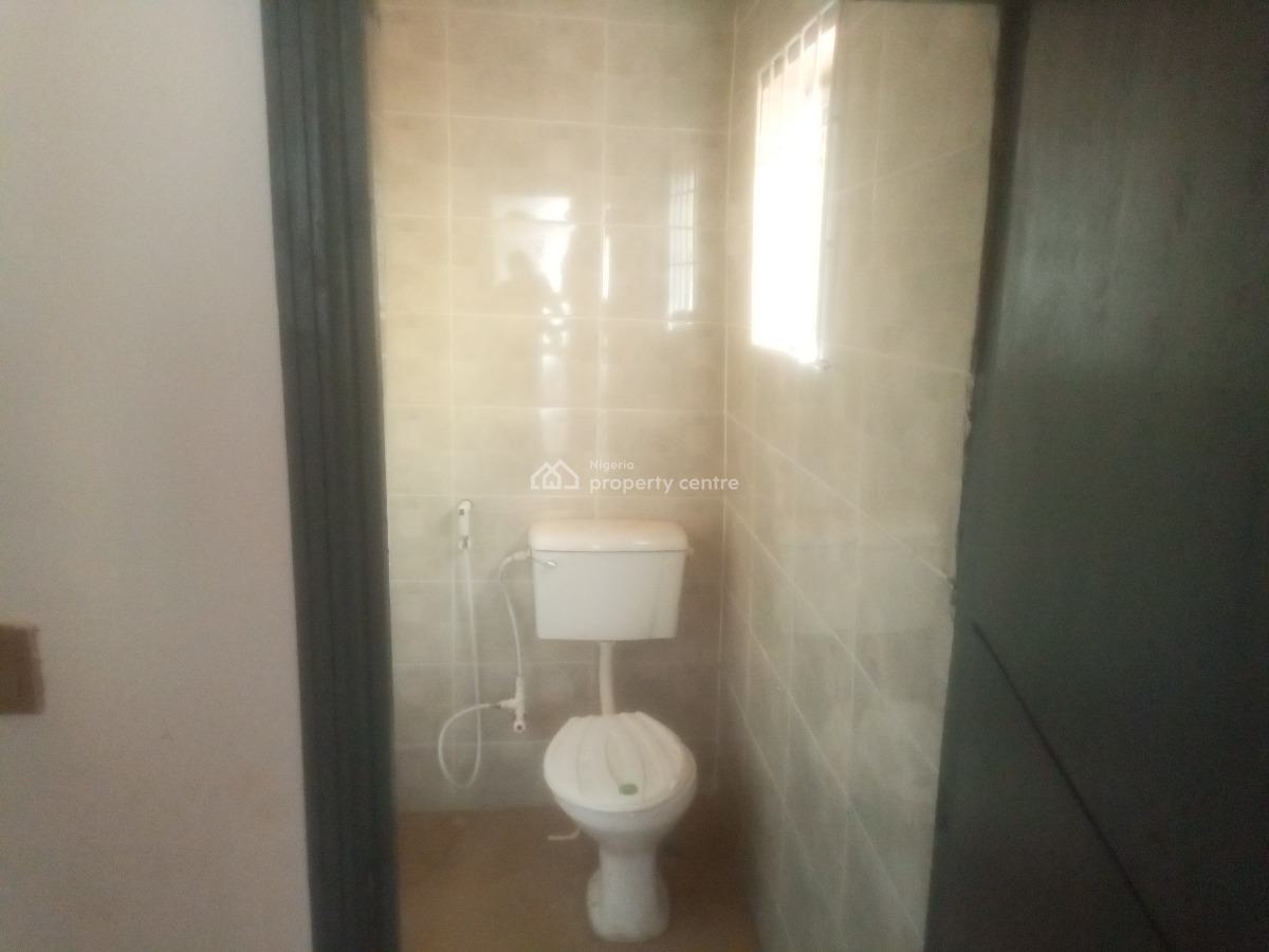 2 Bedroom Apartment, Omole Road, Olowora, Magodo, Lagos, Flat / Apartment for Rent