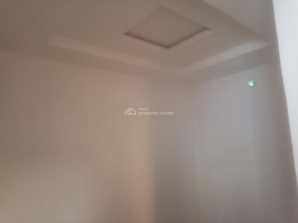 2 Bedroom Apartment, Omole Road, Olowora, Magodo, Lagos, Flat / Apartment for Rent