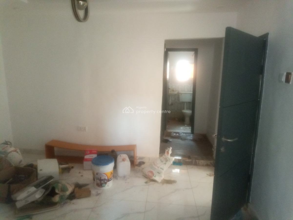 2 Bedroom Apartment, Omole Road, Olowora, Magodo, Lagos, Flat / Apartment for Rent