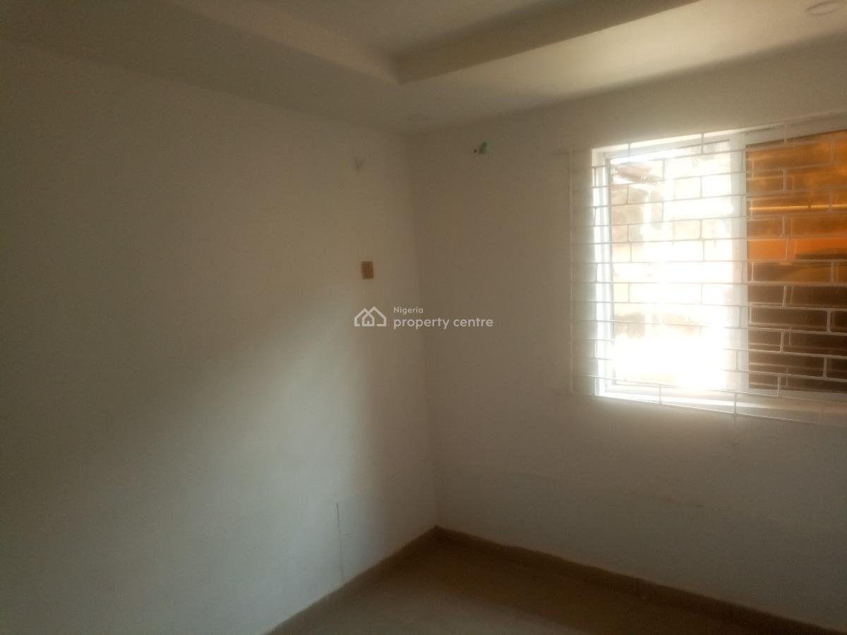 2 Bedroom Apartment, Omole Road, Olowora, Magodo, Lagos, Flat / Apartment for Rent