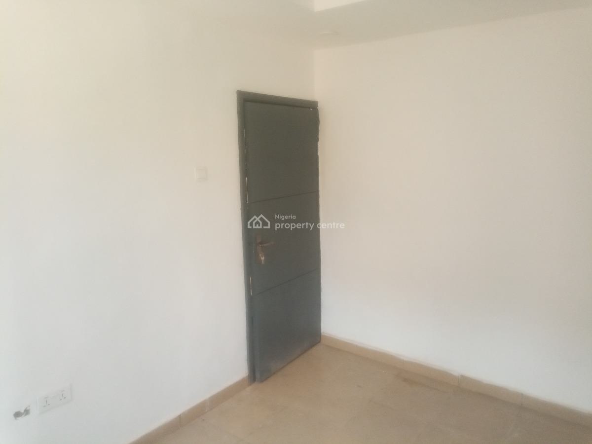 2 Bedroom Apartment, Omole Road, Olowora, Magodo, Lagos, Flat / Apartment for Rent