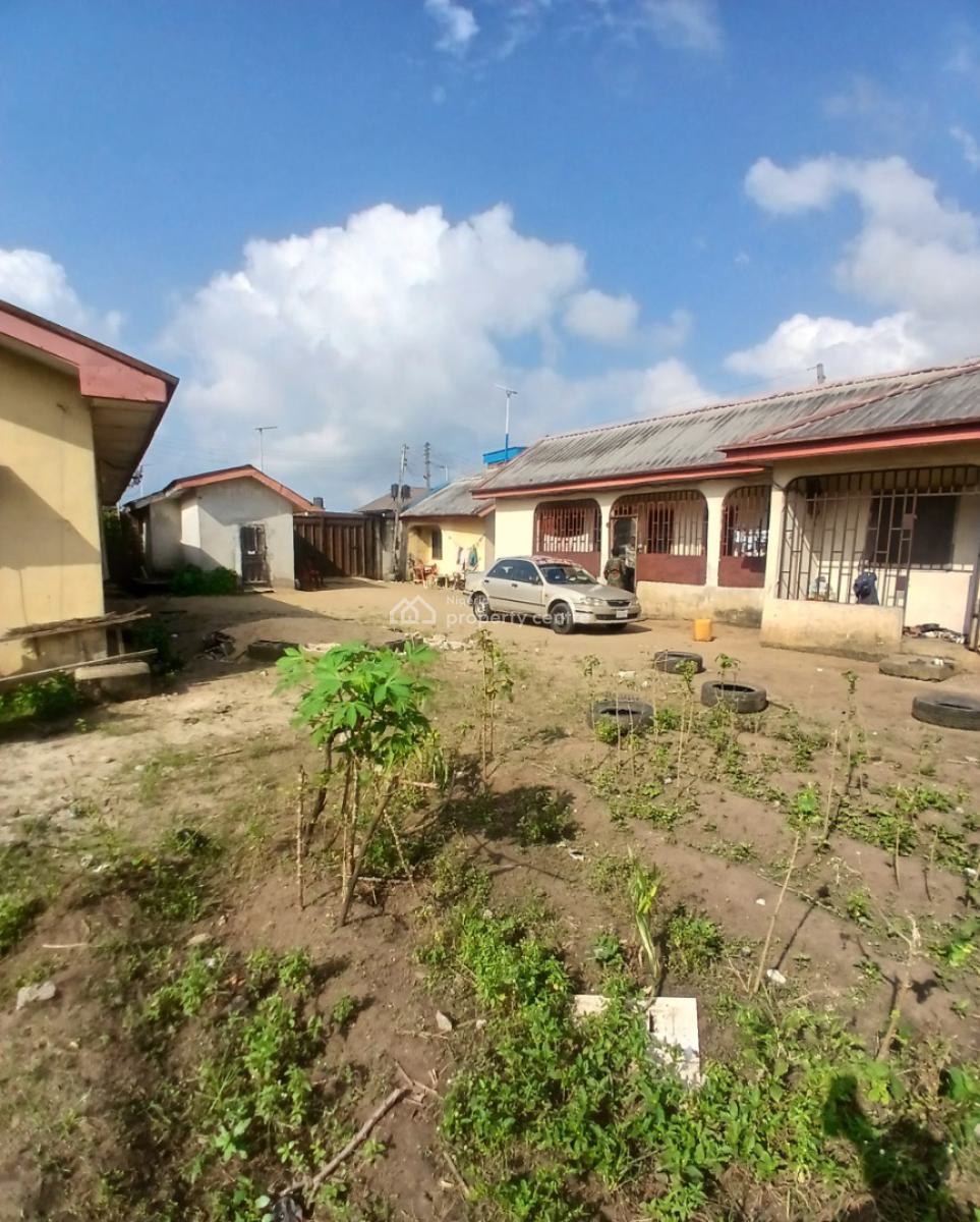 2 Units of 1 Bedroom & 3 Units of 2 Bedroom on 5.5 Plots, Rumuodara, Port Harcourt, Rivers, Block of Flats for Sale