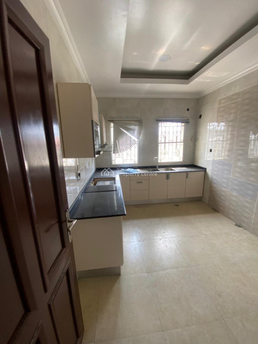 Fully Serviced 3 Bedroom Apartment with a Room Bq, Lekki Phase 1, Lekki, Lagos, Flat / Apartment for Rent