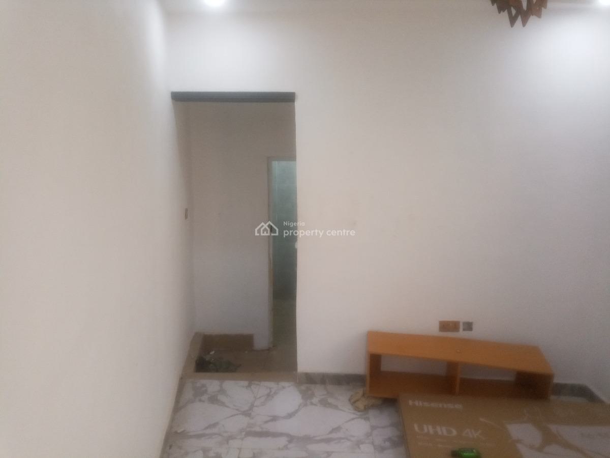 Mini Flat, Omole Road, Olowora, Magodo, Lagos, Mini Flat (room and Parlour) for Rent