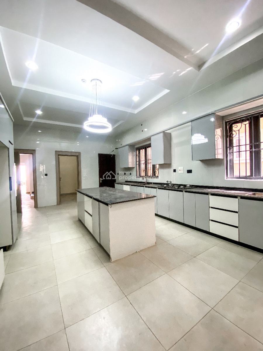 7 Bedroom Fully Detached Duplex, Guzape District, Abuja, Detached Duplex for Sale