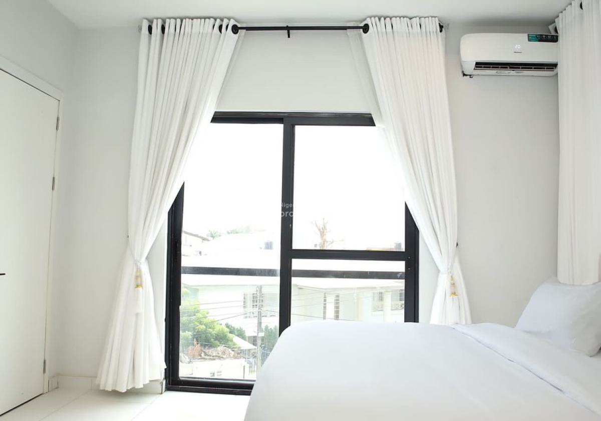 Cozy White 1 Bedroom Apartment with Ps5, Off Admiralty Road,lekki Phase 1, Lekki Phase 1, Lekki, Lagos, Self Contain (single Rooms) Short Let