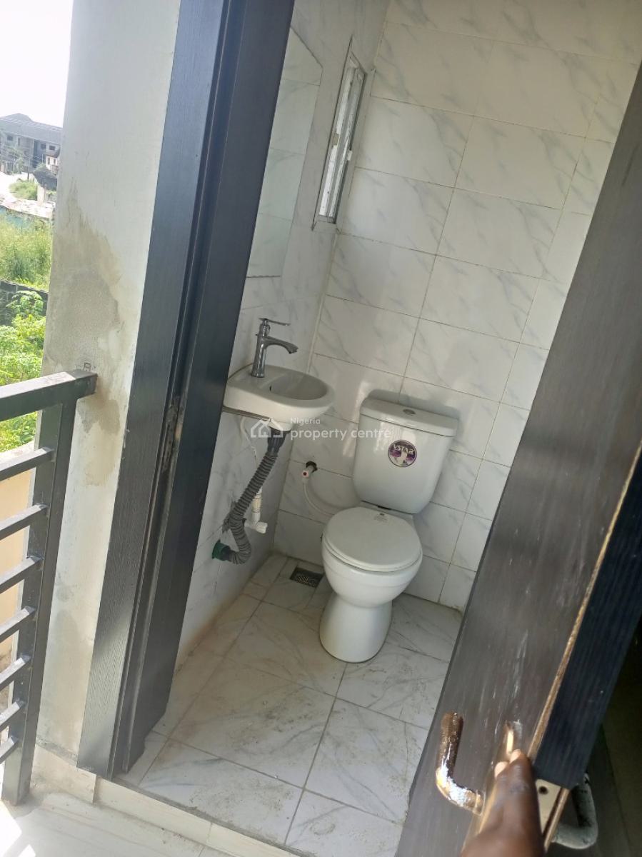 2 Bedroom Flats, 22 Soji Street, Ogombo, Ajah, Lagos, Flat / Apartment for Rent