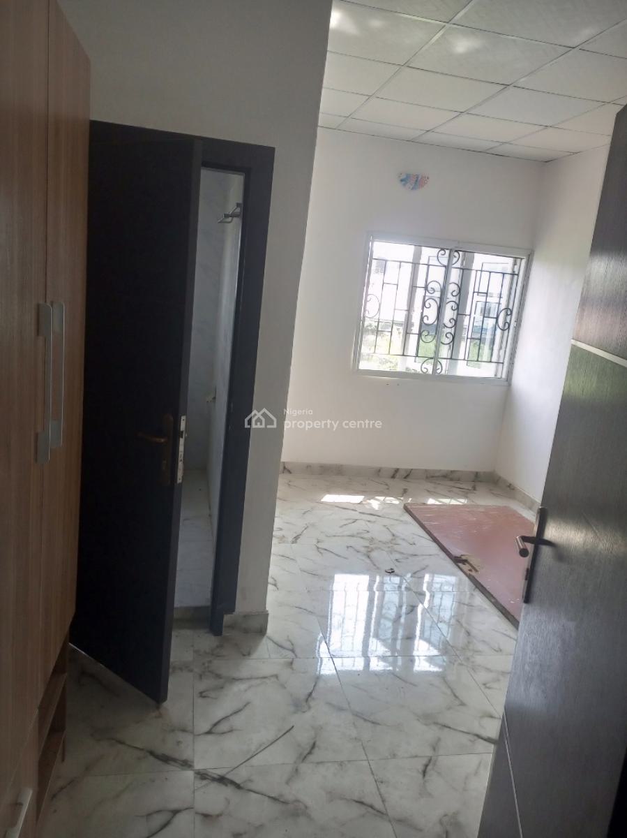 2 Bedroom Flats, 22 Soji Street, Ogombo, Ajah, Lagos, Flat / Apartment for Rent