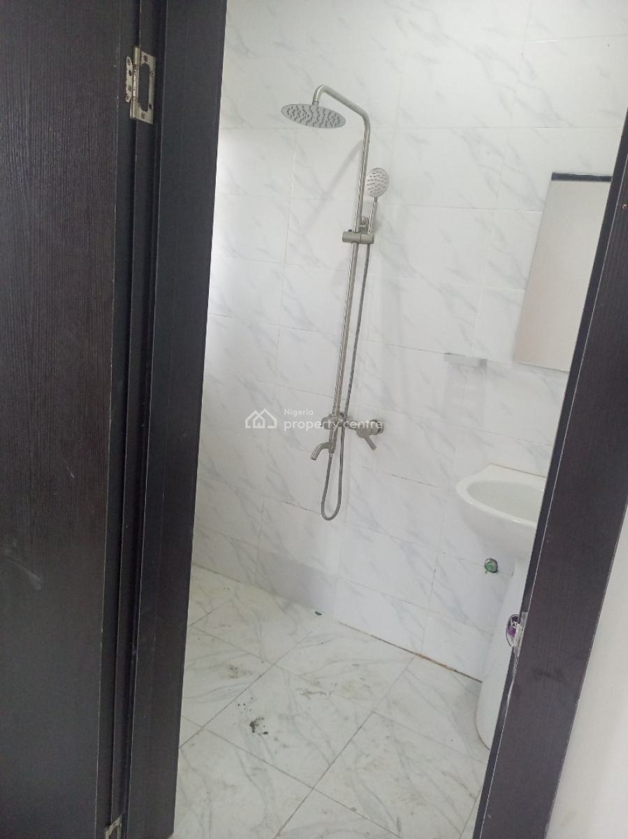 2 Bedroom Flats, 22 Soji Street, Ogombo, Ajah, Lagos, Flat / Apartment for Rent