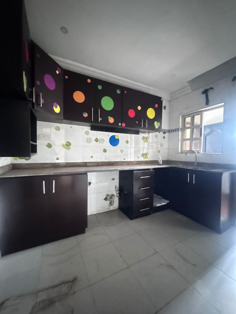 Gorgeously Built 3 Bedroom Flat, Lekki Phase 1, Lekki, Lagos, Flat / Apartment for Rent