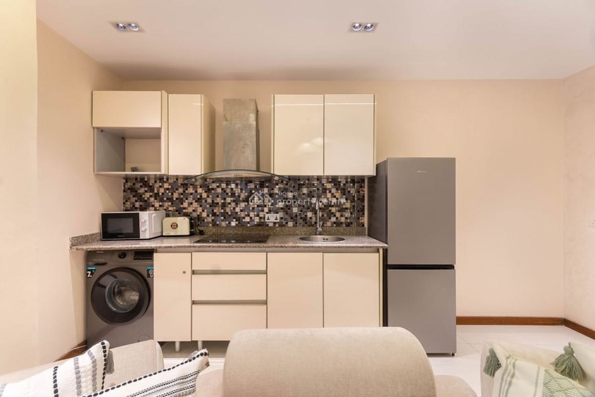 Cozy 1 Bedroom Apartment with Private Cinema, Swimming Pool, Balcony, Admiralty Way, Lekki Phase 1, Lekki, Lagos, Mini Flat (room and Parlour) Short Let