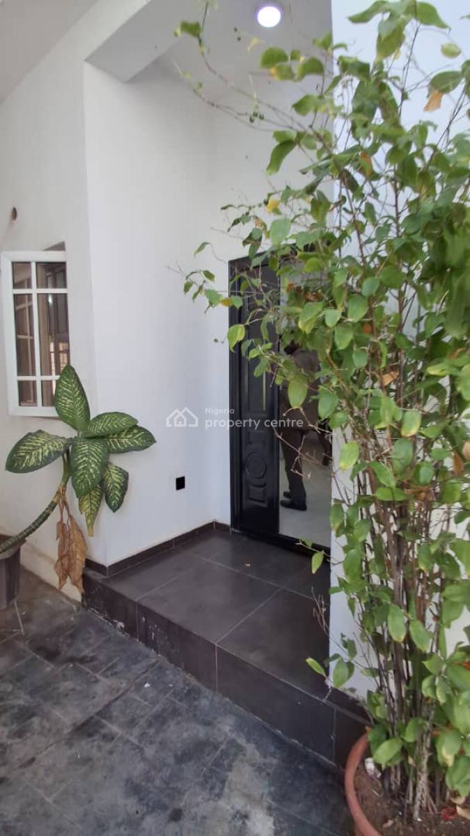 Luxury 2 Bedroom Apartment, Off Admiralty Way, Lekki Phase 1, Lekki, Lagos, Flat / Apartment for Rent