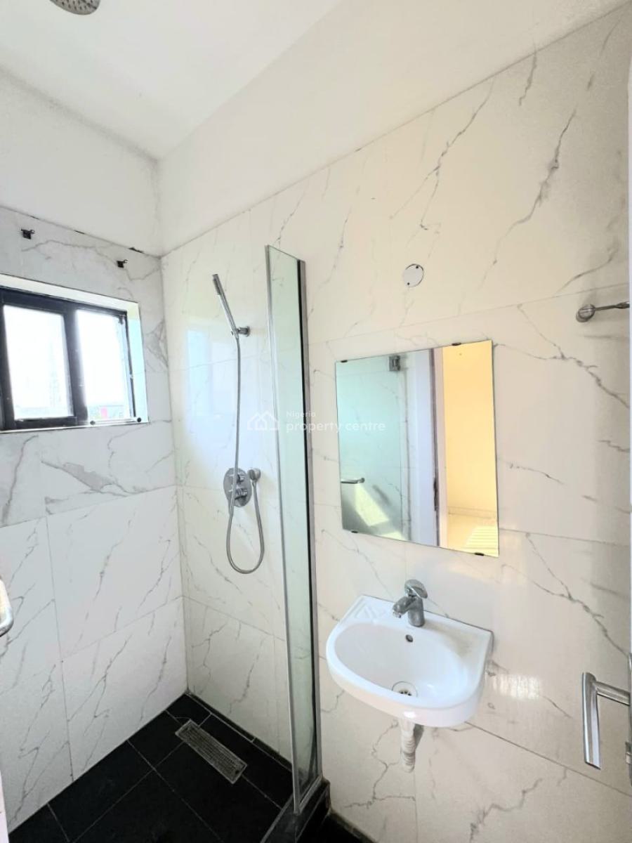 Spacious 3-bedroom Apartment, Lekki Phase 1, Lekki, Lagos, Flat / Apartment for Rent