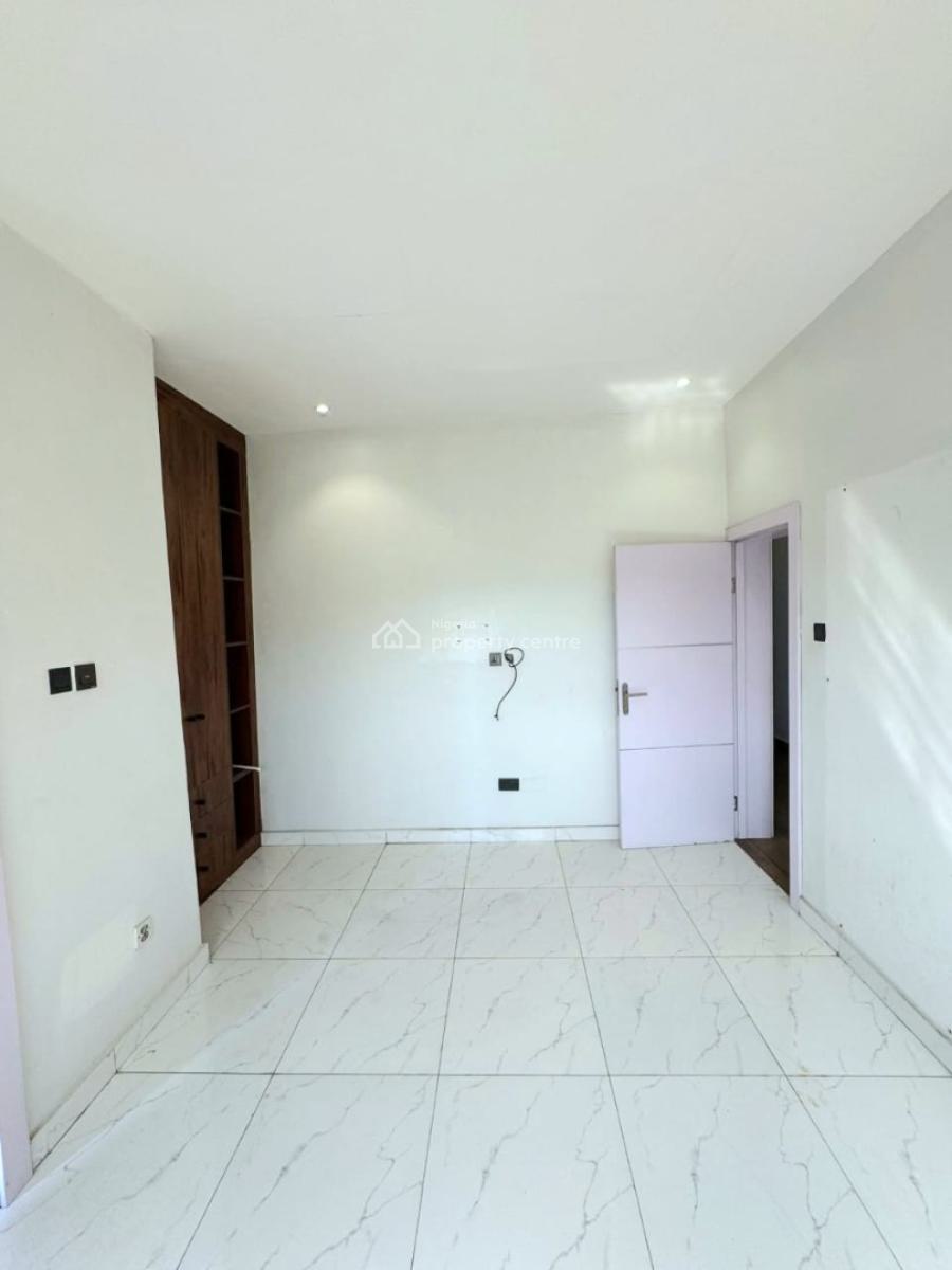 Spacious 3-bedroom Apartment, Lekki Phase 1, Lekki, Lagos, Flat / Apartment for Rent