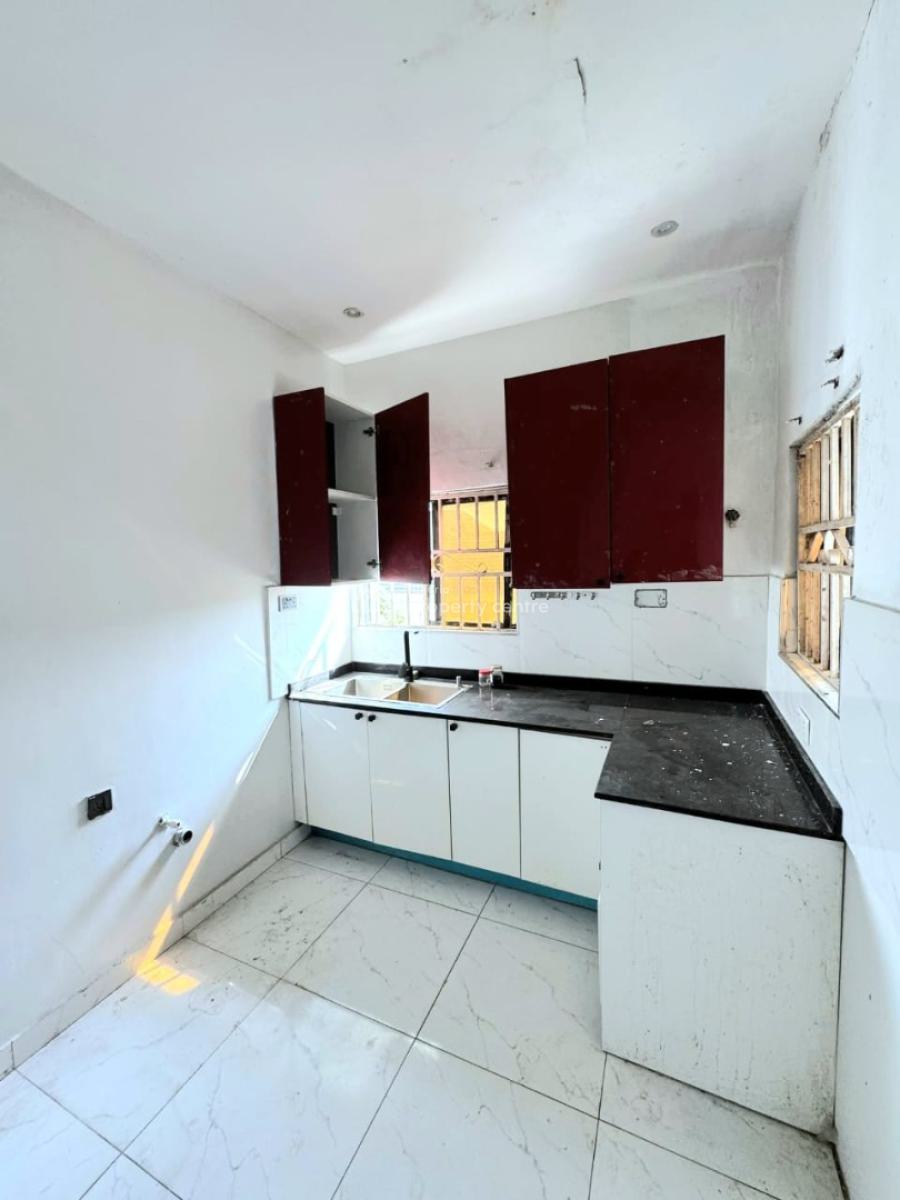 Spacious 3-bedroom Apartment, Lekki Phase 1, Lekki, Lagos, Flat / Apartment for Rent