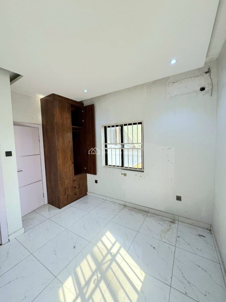 Spacious 3-bedroom Apartment, Lekki Phase 1, Lekki, Lagos, Flat / Apartment for Rent