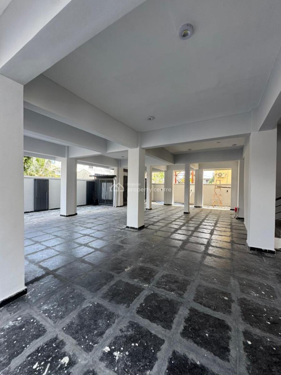 Aesthetically Pleasing 3 Bedroom Apartment with Swimming Pool, & Elevator, Lekki Phase 1, Lekki, Lagos, Flat / Apartment for Sale