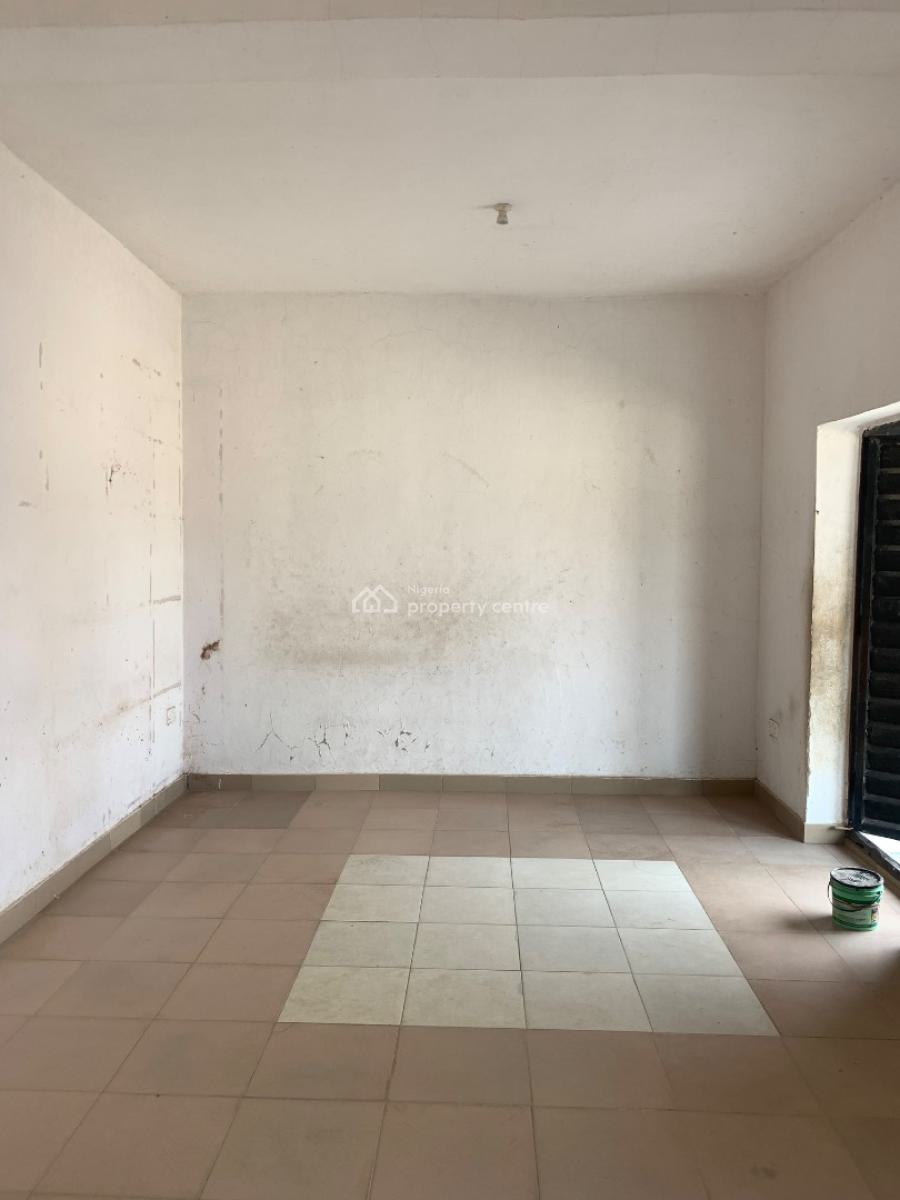 Shop/ Office Space, Mobile, Ilaje, Ajah, Lagos, Commercial Property for Rent