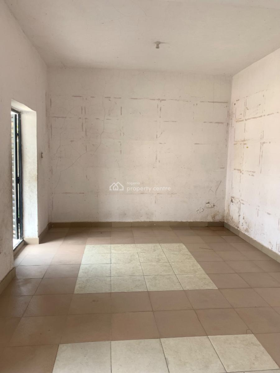 Shop/ Office Space, Mobile, Ilaje, Ajah, Lagos, Commercial Property for Rent