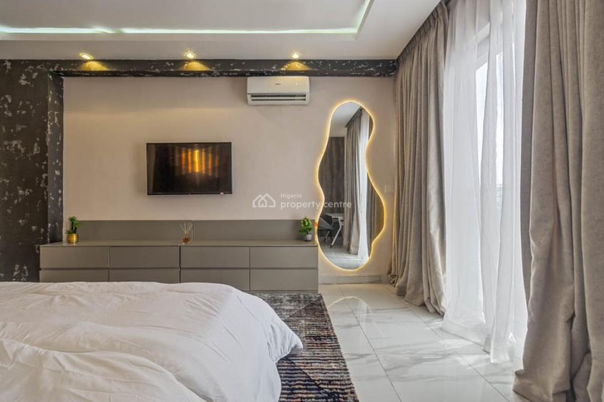 Luxe 3 Bedroom Apartment with Gym, Snooker Board, Swimming Pool, Periwinkle Estate, Freedom Way, Lekki Phase 1, Lekki Phase 1, Lekki, Lagos, House Short Let
