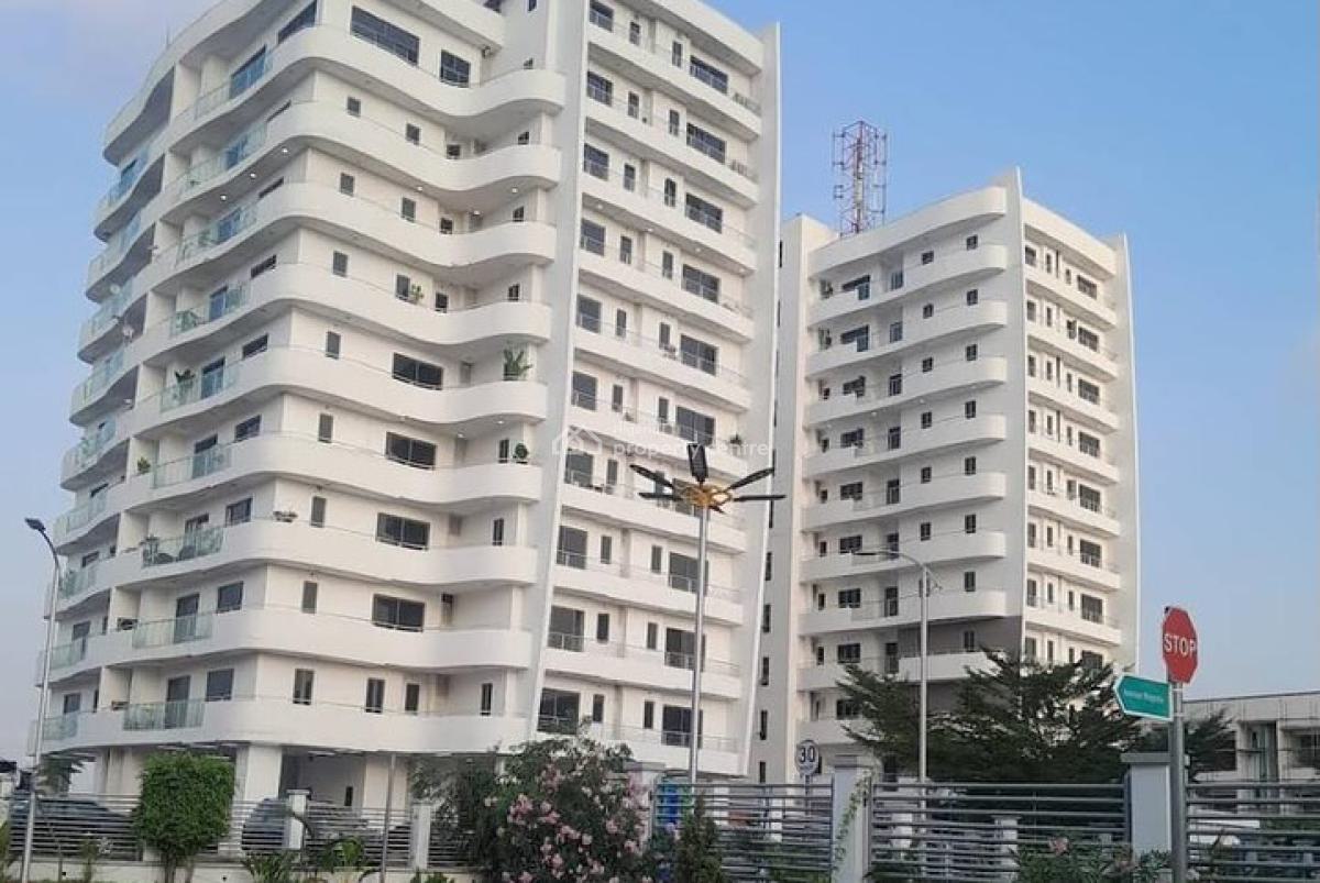 Luxe 3 Bedroom Apartment with Gym, Snooker Board, Swimming Pool, Periwinkle Estate, Freedom Way, Lekki Phase 1, Lekki Phase 1, Lekki, Lagos, House Short Let