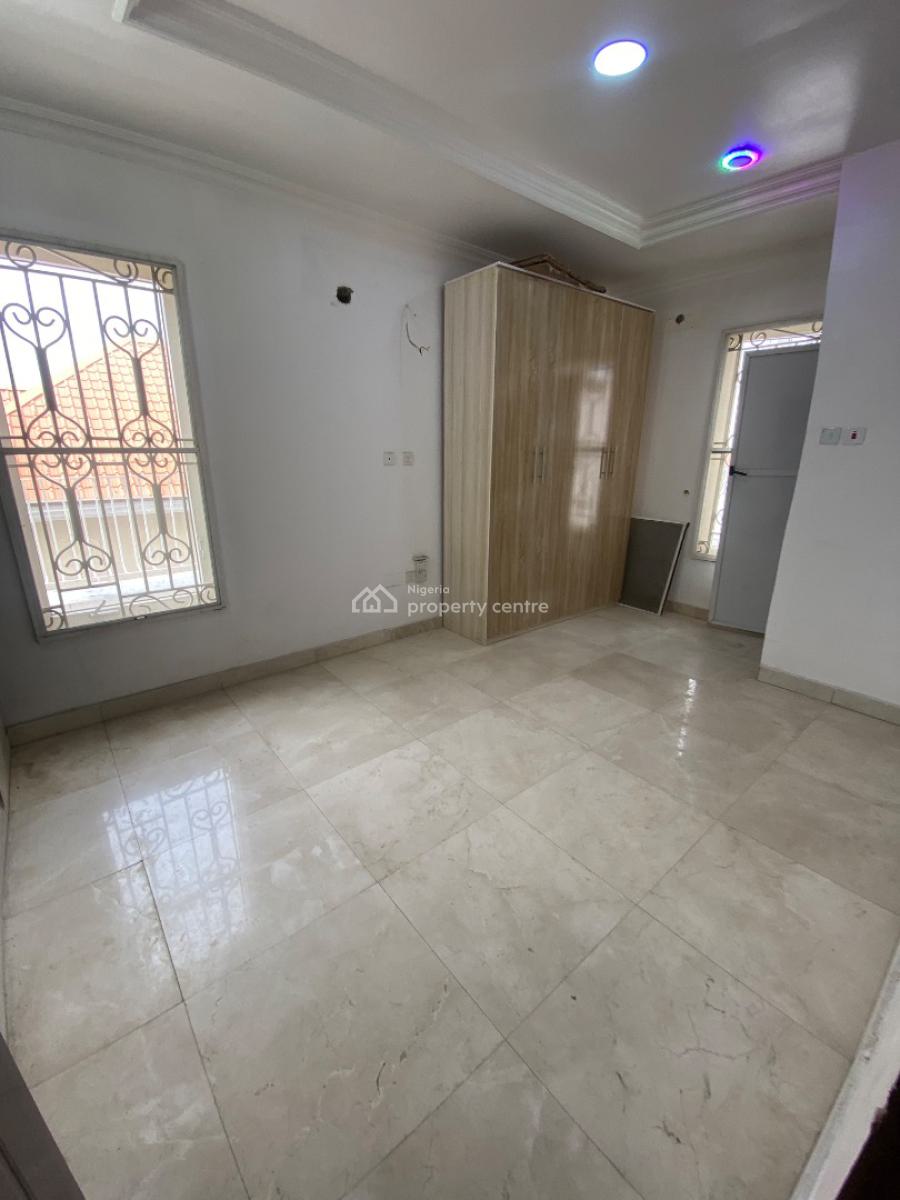 Luxury 3 Bedroom Flat, Off Admiralty Way, Lekki Phase 1, Lekki, Lagos, Flat / Apartment for Rent