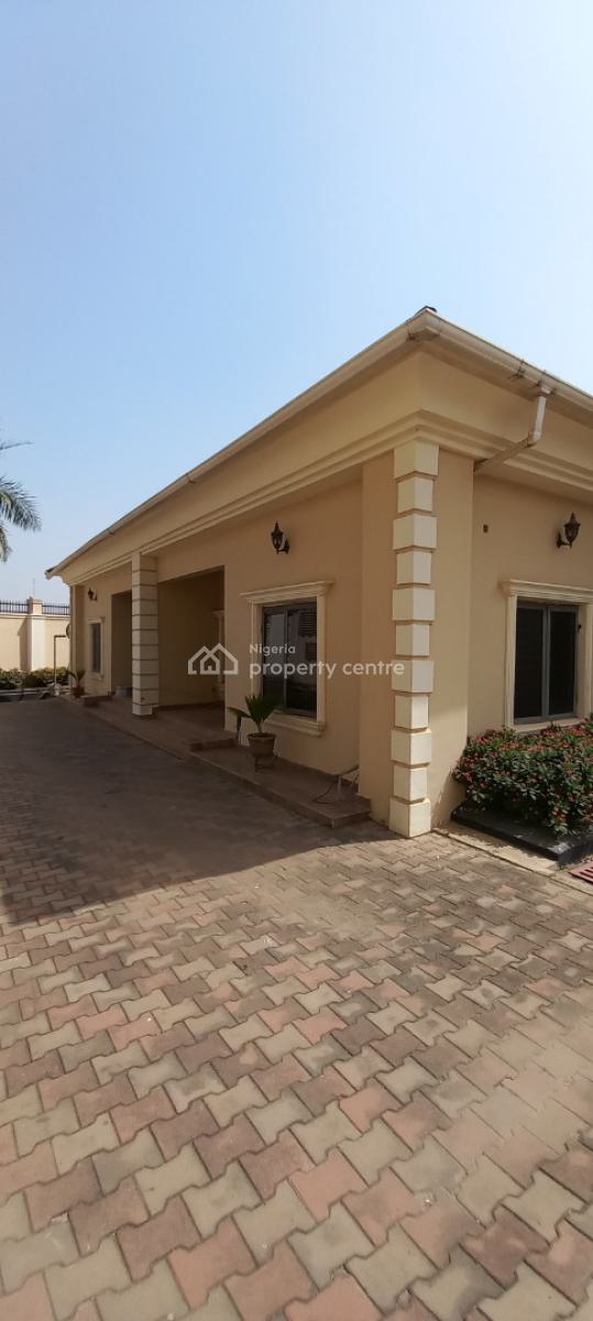 2 Bedroom Bungalow, Gilmor, Jahi, Abuja, Semi-detached Bungalow for Rent