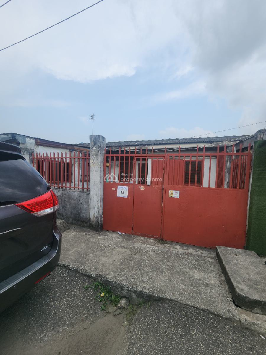 3 Bedroom Bungalow, Off Western Avenue, Surulere, Lagos, Semi-detached Bungalow for Sale