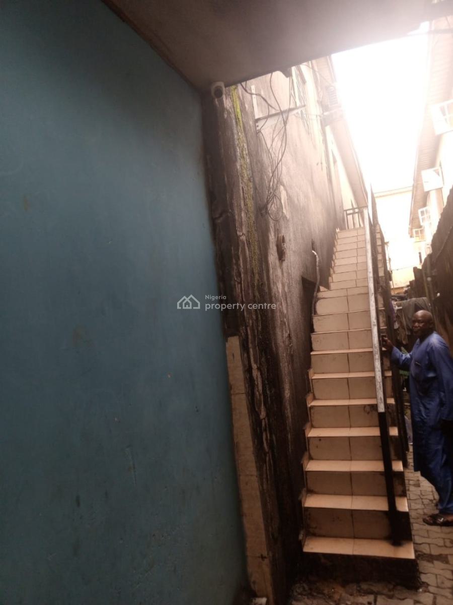 Standard Commercial Property in a Good Location, Shomolu, Lagos, Commercial Property for Sale