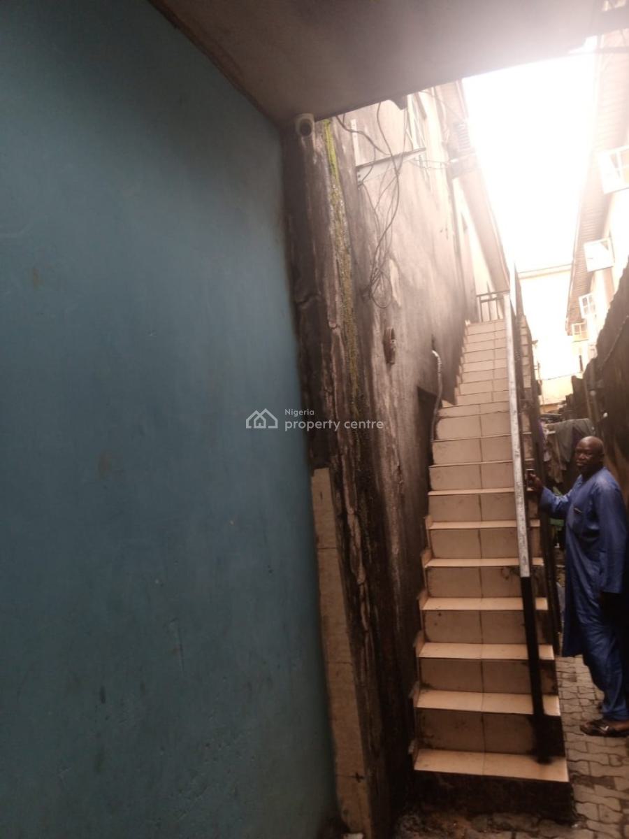 Standard Commercial Property in a Good Location, Shomolu, Lagos, Commercial Property for Sale