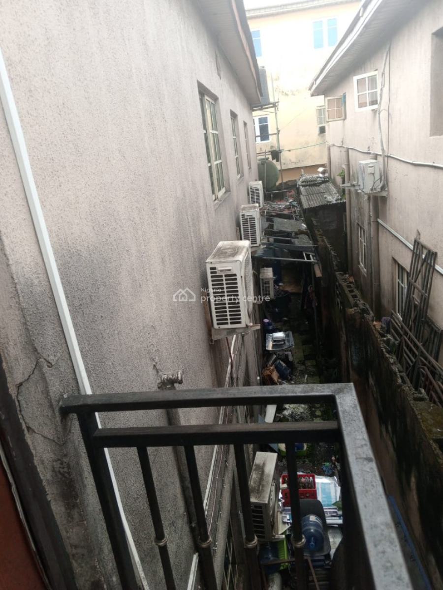 Standard Commercial Property in a Good Location, Shomolu, Lagos, Commercial Property for Sale