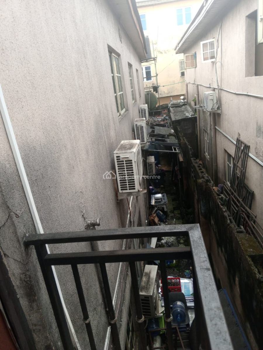 Standard Commercial Property in a Good Location, Shomolu, Lagos, Commercial Property for Sale