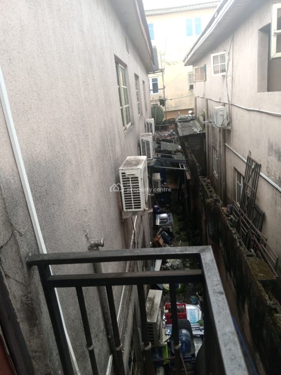 Standard Commercial Property in a Good Location, Shomolu, Lagos, Commercial Property for Sale