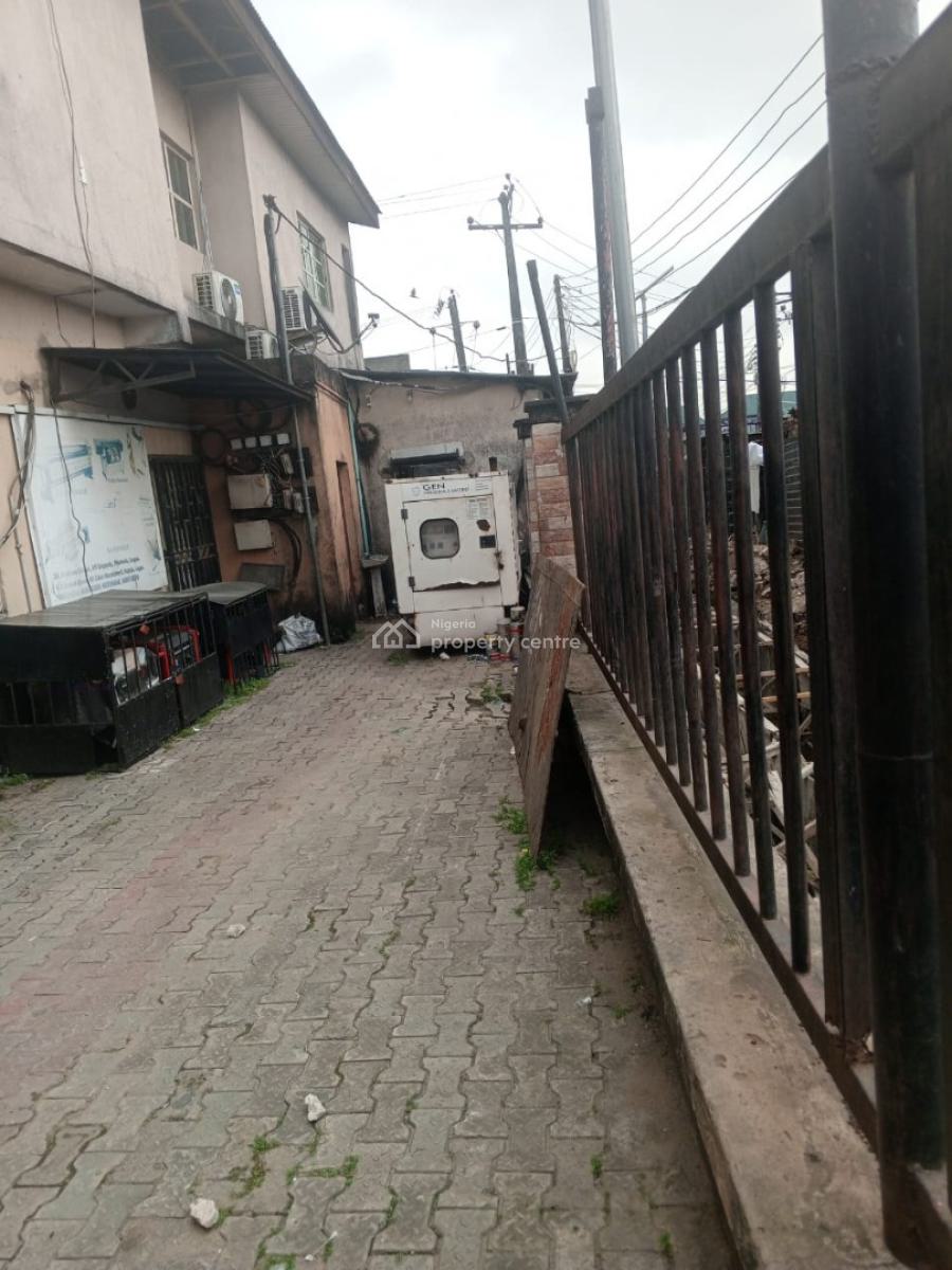 Standard Commercial Property in a Good Location, Shomolu, Lagos, Commercial Property for Sale
