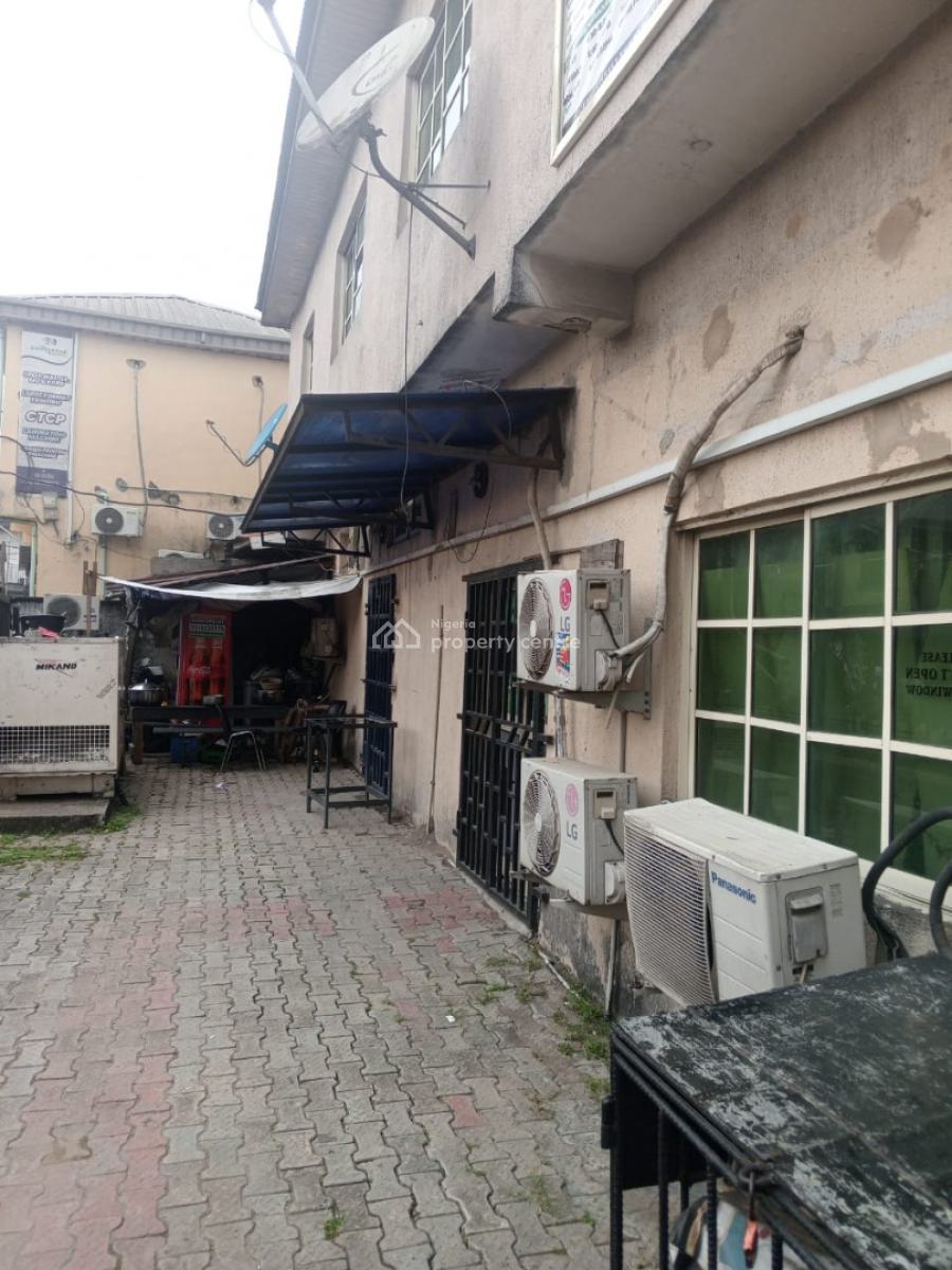 Standard Commercial Property in a Good Location, Shomolu, Lagos, Commercial Property for Sale