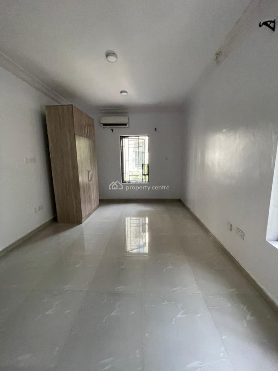 Well Maintain 3 Bedroom Apartment., Lekki County, Lekki, Lagos, Flat / Apartment for Rent