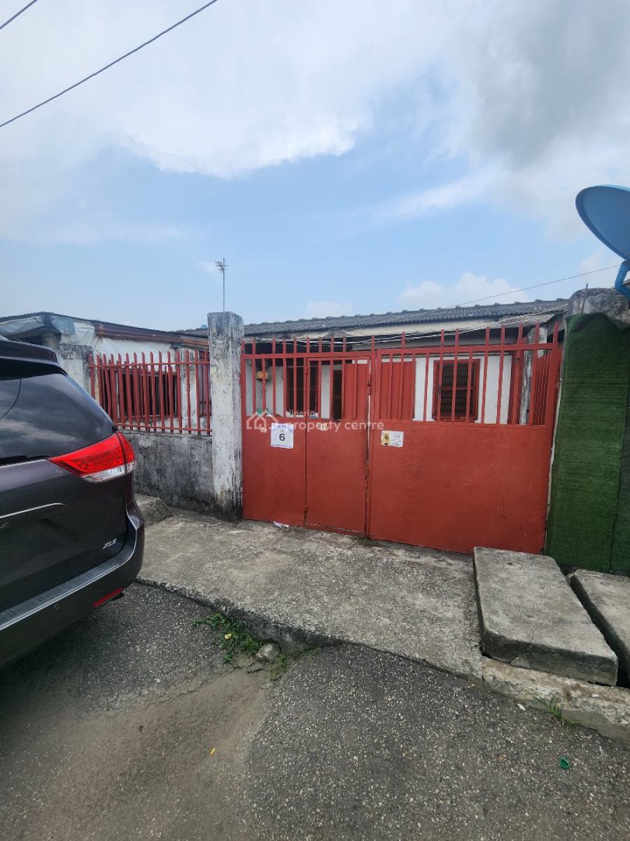 3 Bedroom Bungalow, Close to National Stadium, Surulere, Lagos, Detached Bungalow for Sale