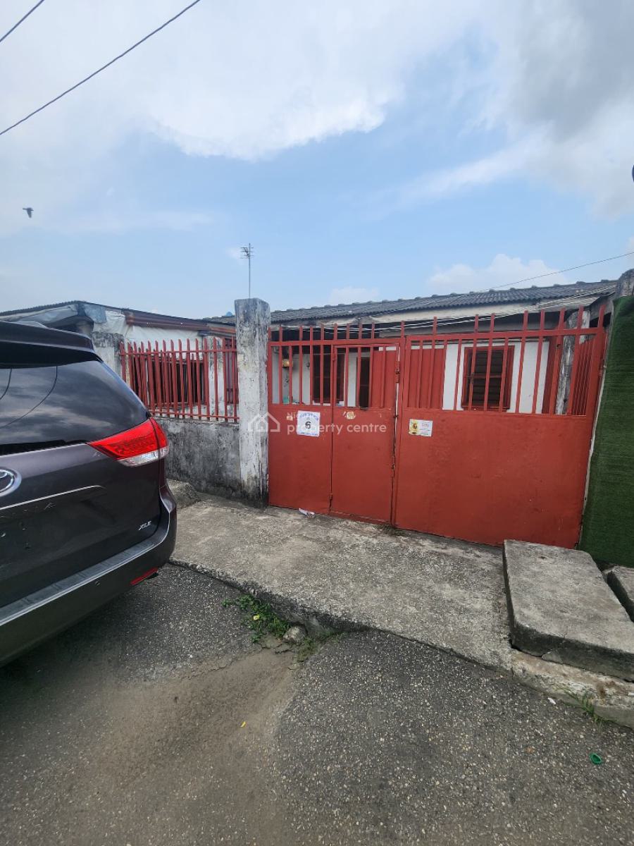 3 Bedroom Bungalow, Close to National Stadium, Surulere, Lagos, Detached Bungalow for Sale