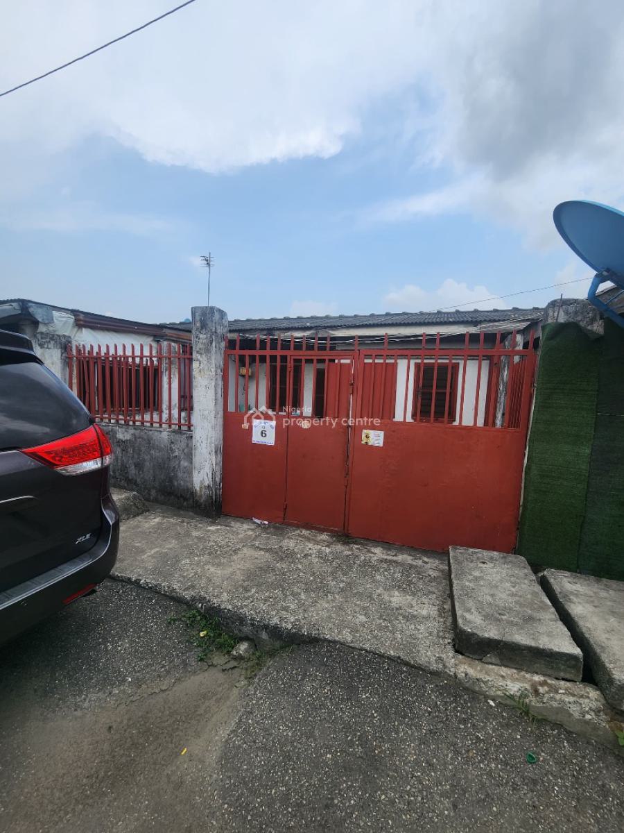 3 Bedroom Bungalow, Close to National Stadium, Surulere, Lagos, Detached Bungalow for Sale