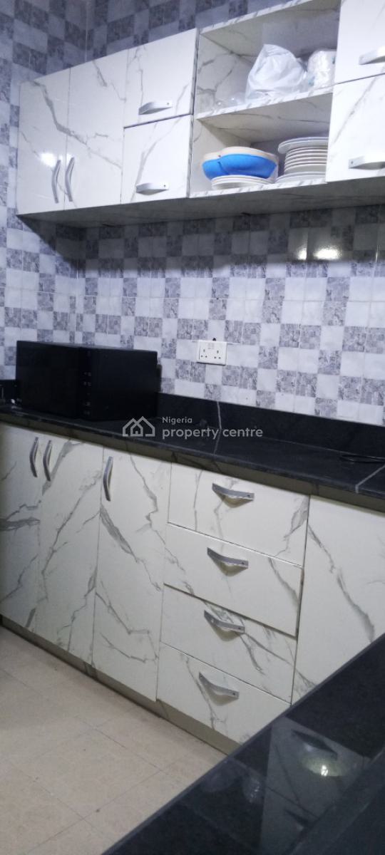 Luxury 2 Bedrooms Apartment, Peace Land Estate, Between Majek and Kingdom Hall Bus-stop, Sangotedo, Ajah, Lagos, House Short Let