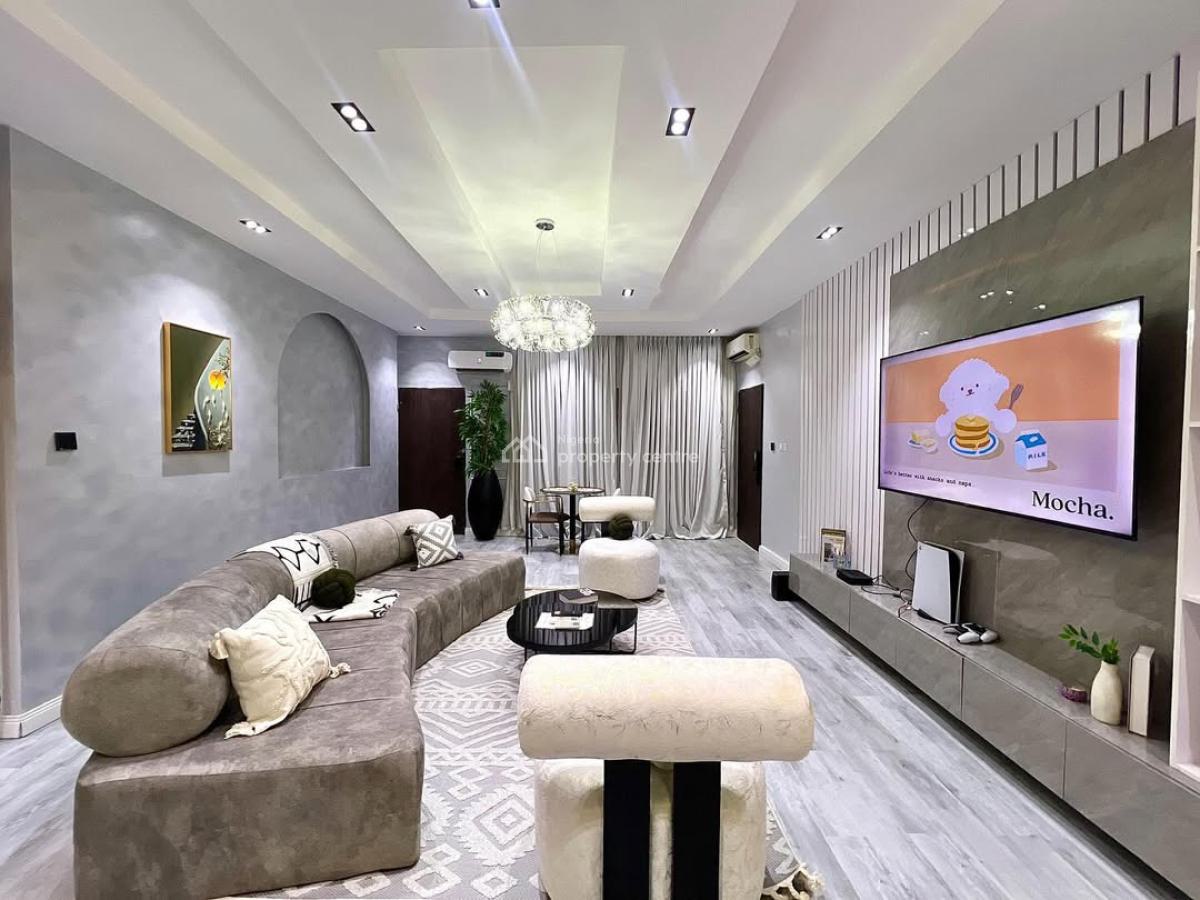 Cozy 3 Bedroom Apartment with Ps5 and Swimming Pool, Lekki Phase 1, Lekki, Lagos, Flat / Apartment Short Let
