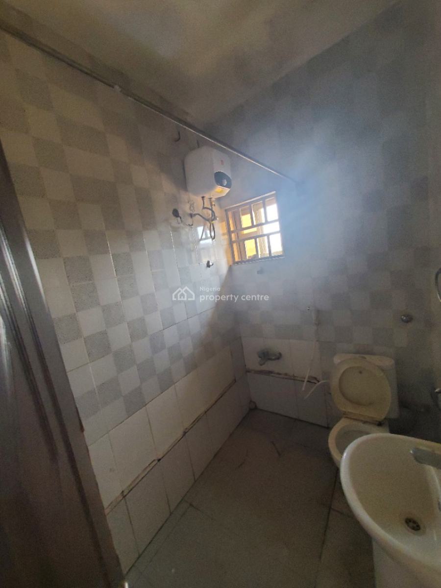 *sharp 2bedroom Flat on The 2nd Floor*, By Candellux Hotel, Durumi, Abuja, Flat / Apartment for Rent