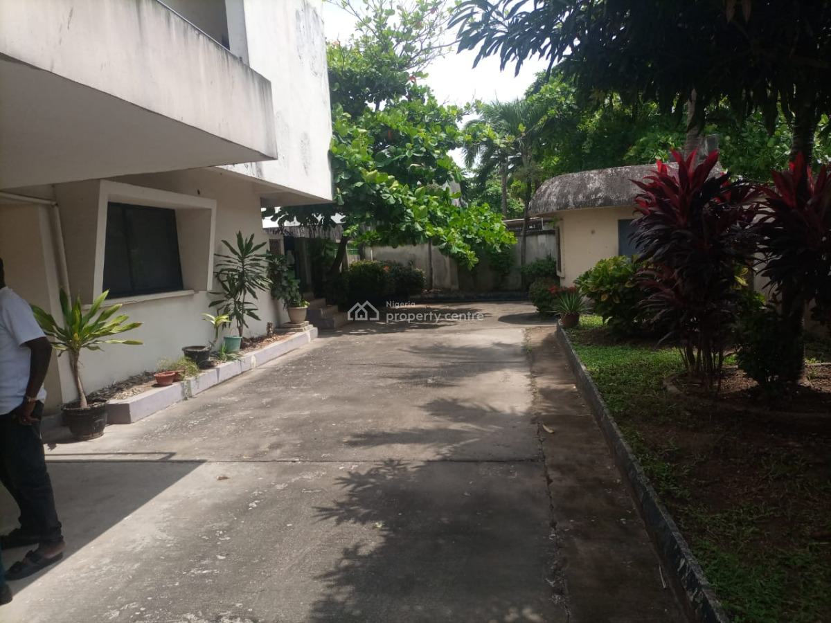 8 Bedroom Super Spacious House (+ 10 Parking Space & Pool), Vi, Victoria Island (vi), Lagos, Detached Duplex for Rent