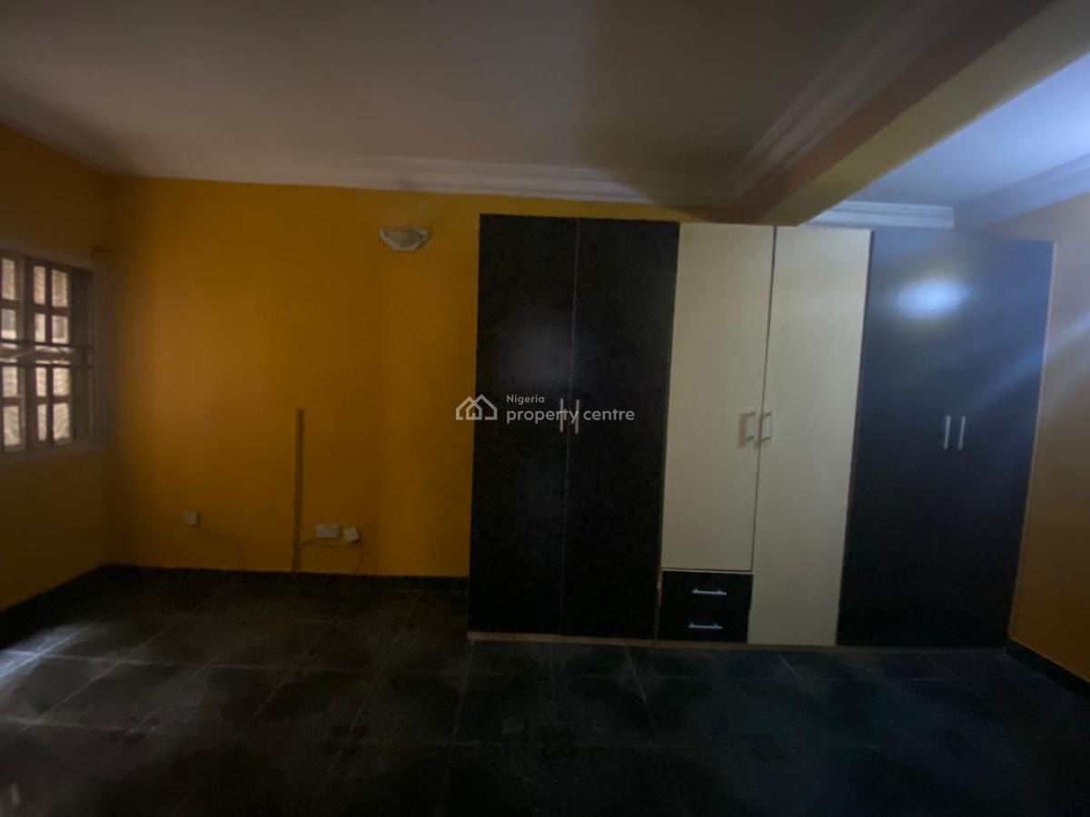 Standard 3 Bedroom Apartment, Lekki Phase 1, Lekki, Lagos, Flat / Apartment for Rent