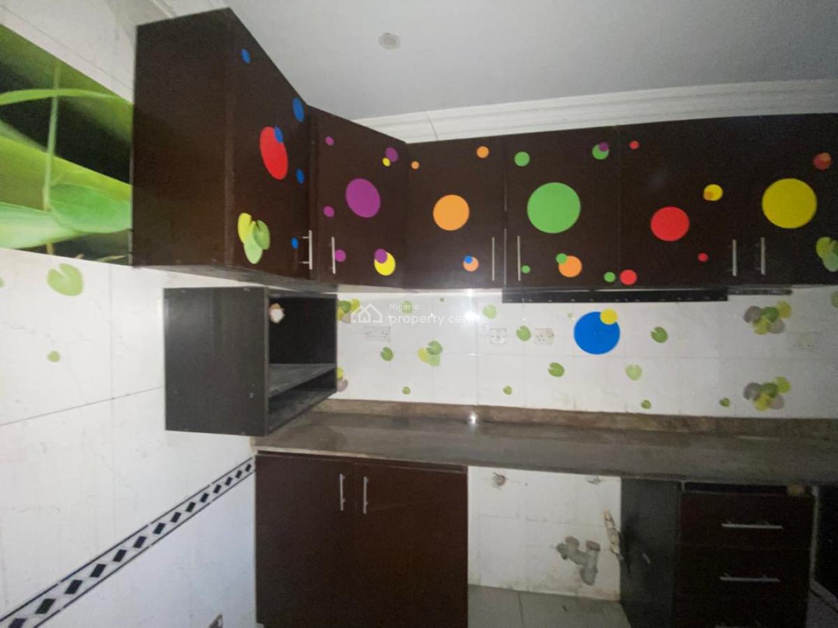 Standard 3 Bedroom Apartment, Lekki Phase 1, Lekki, Lagos, Flat / Apartment for Rent