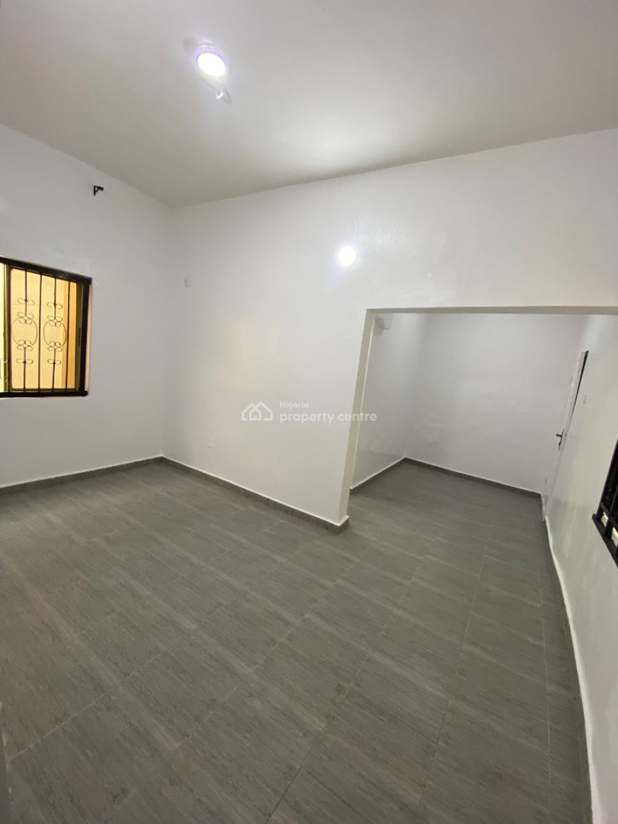 Luxury Room and Parlor Two Toilet  in a Serene Environment, in a Serene Neighborhood, Lekki Phase 1, Lekki, Lagos, Mini Flat (room and Parlour) for Rent