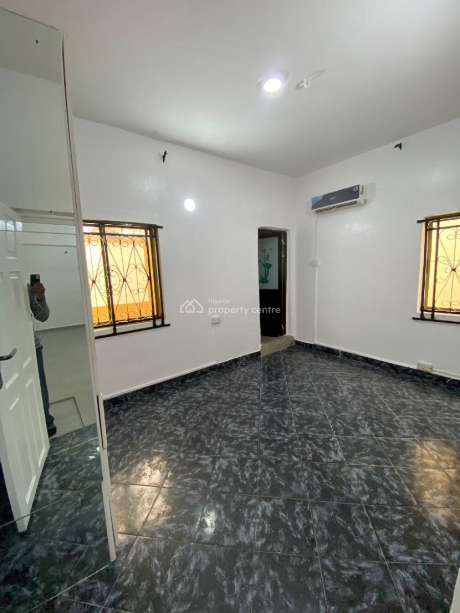 Luxury Room and Parlor Two Toilet  in a Serene Environment, in a Serene Neighborhood, Lekki Phase 1, Lekki, Lagos, Mini Flat (room and Parlour) for Rent