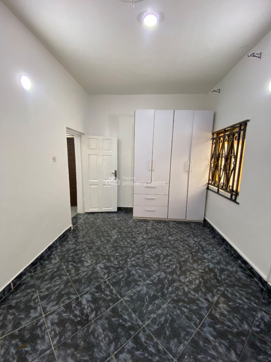 Luxury Room and Parlor Two Toilet  in a Serene Environment, in a Serene Neighborhood, Lekki Phase 1, Lekki, Lagos, Mini Flat (room and Parlour) for Rent