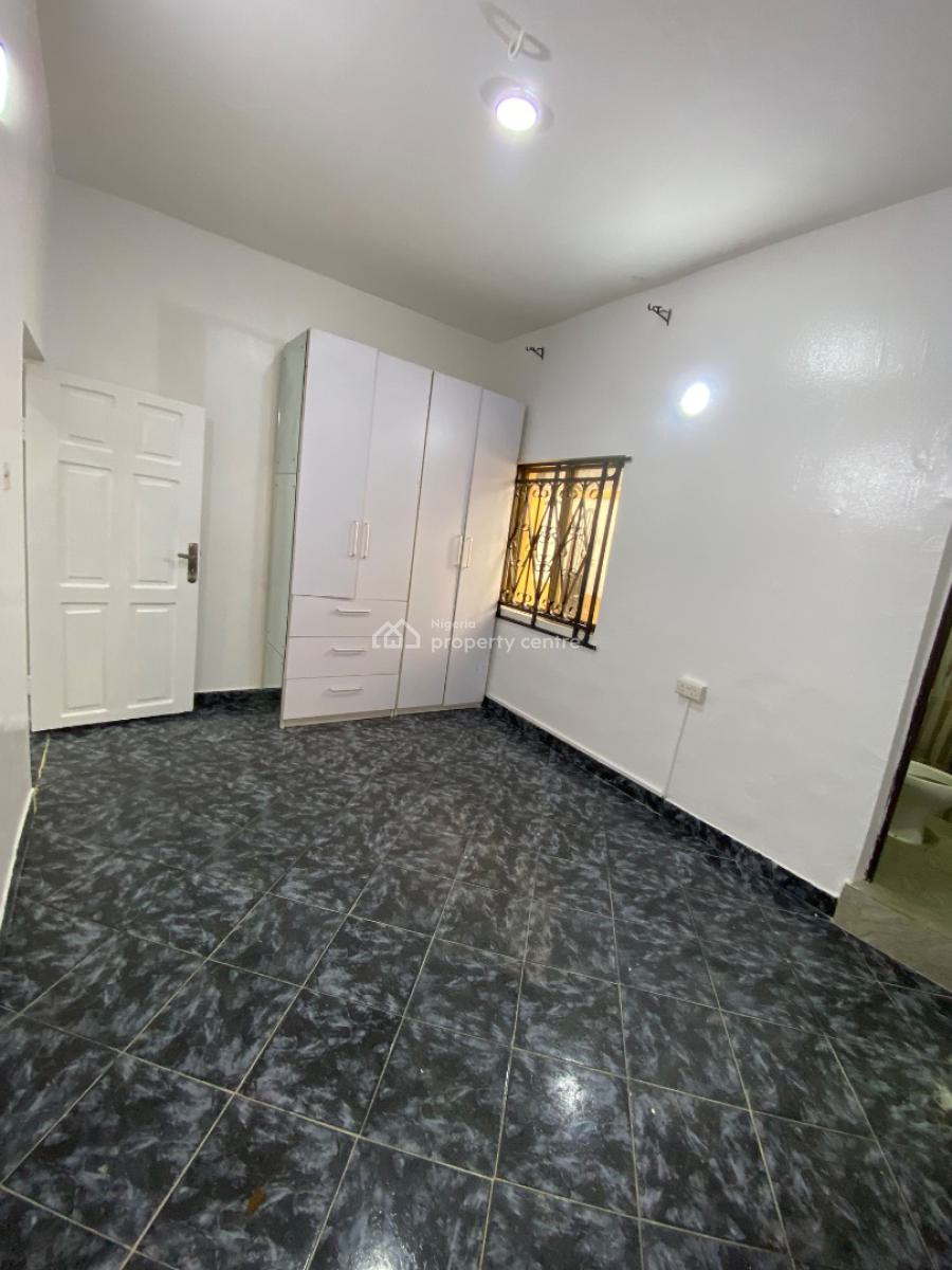 Luxury Room and Parlor Two Toilet  in a Serene Environment, in a Serene Neighborhood, Lekki Phase 1, Lekki, Lagos, Mini Flat (room and Parlour) for Rent