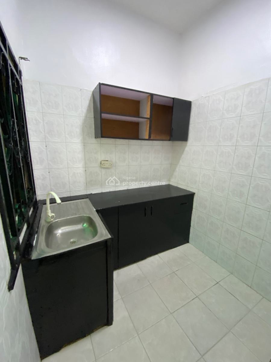 Luxury Room and Parlor Two Toilet  in a Serene Environment, in a Serene Neighborhood, Lekki Phase 1, Lekki, Lagos, Mini Flat (room and Parlour) for Rent